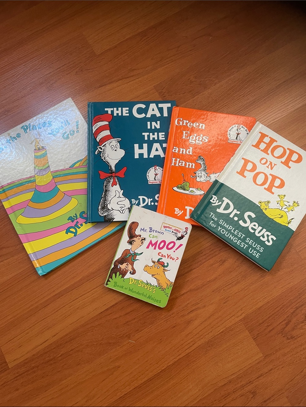 5 Dr. Suess books  bundle